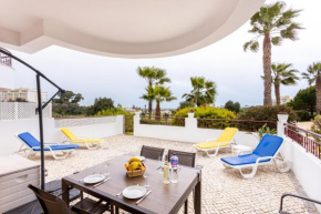 Great 2 bedroom apartment with communal pool